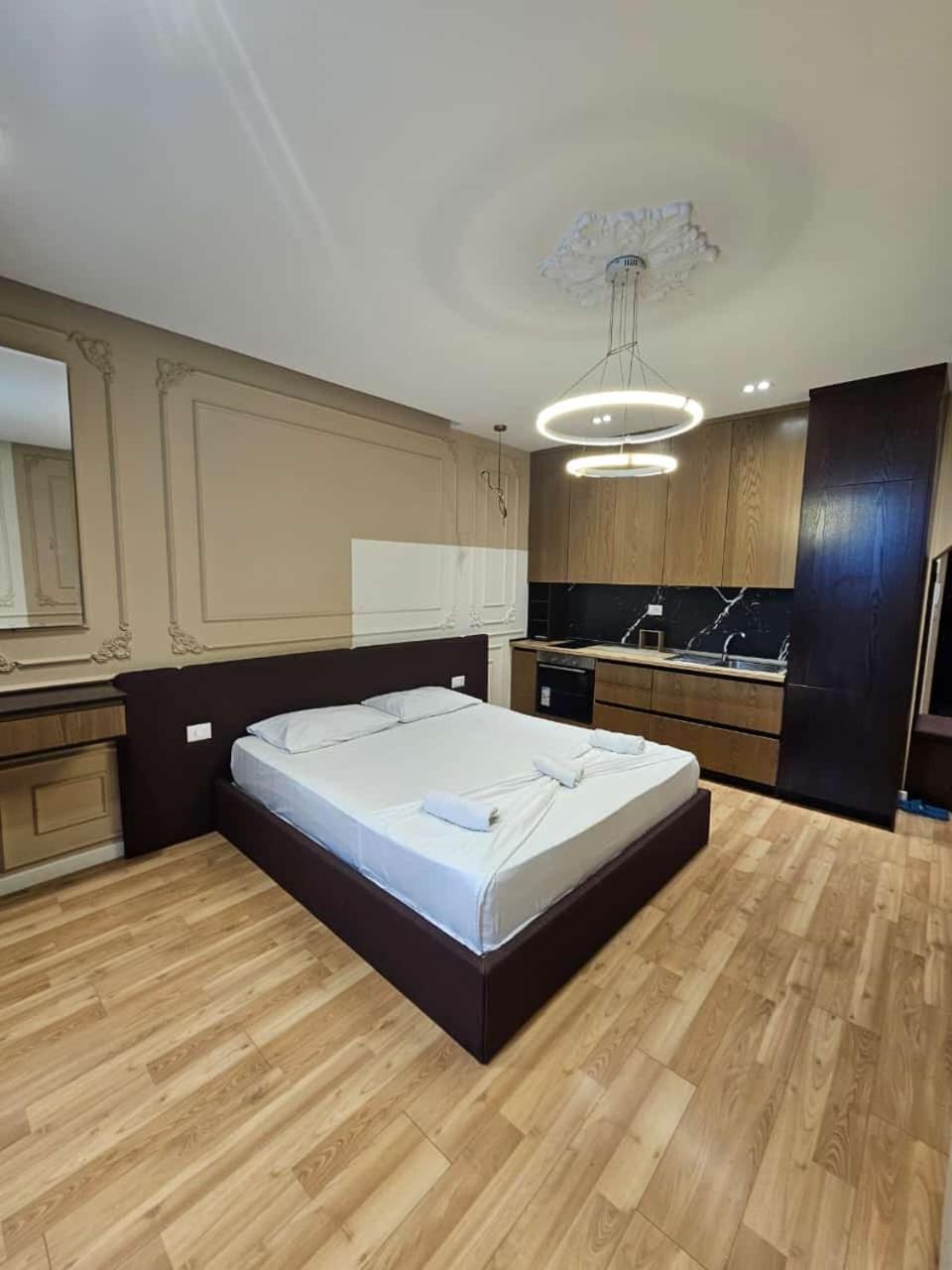 Square 21 Apartament Tirana